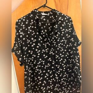 All In Favor Short Sleeve Black Floral Patterned Shirt - Size L, Worn